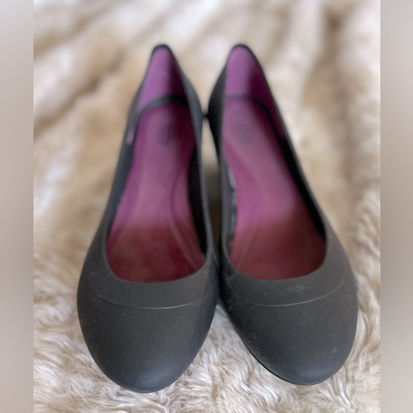 Crocs Lina Wedge Pump. Black womens size 8 - Picture 2 of 11